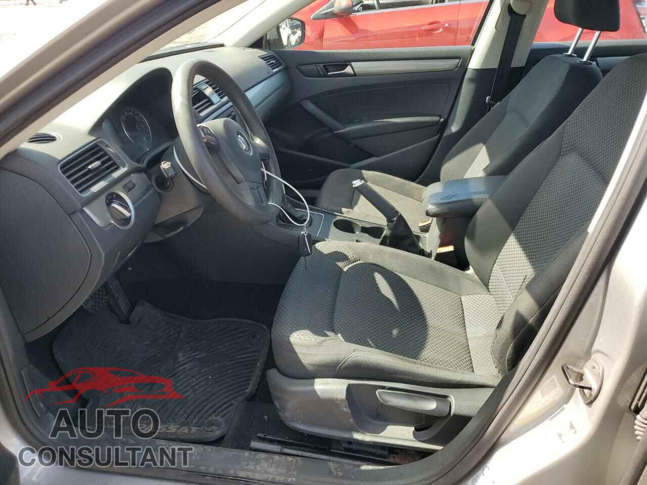 VOLKSWAGEN PASSAT 2013 - 1VWAP7A36DC107802