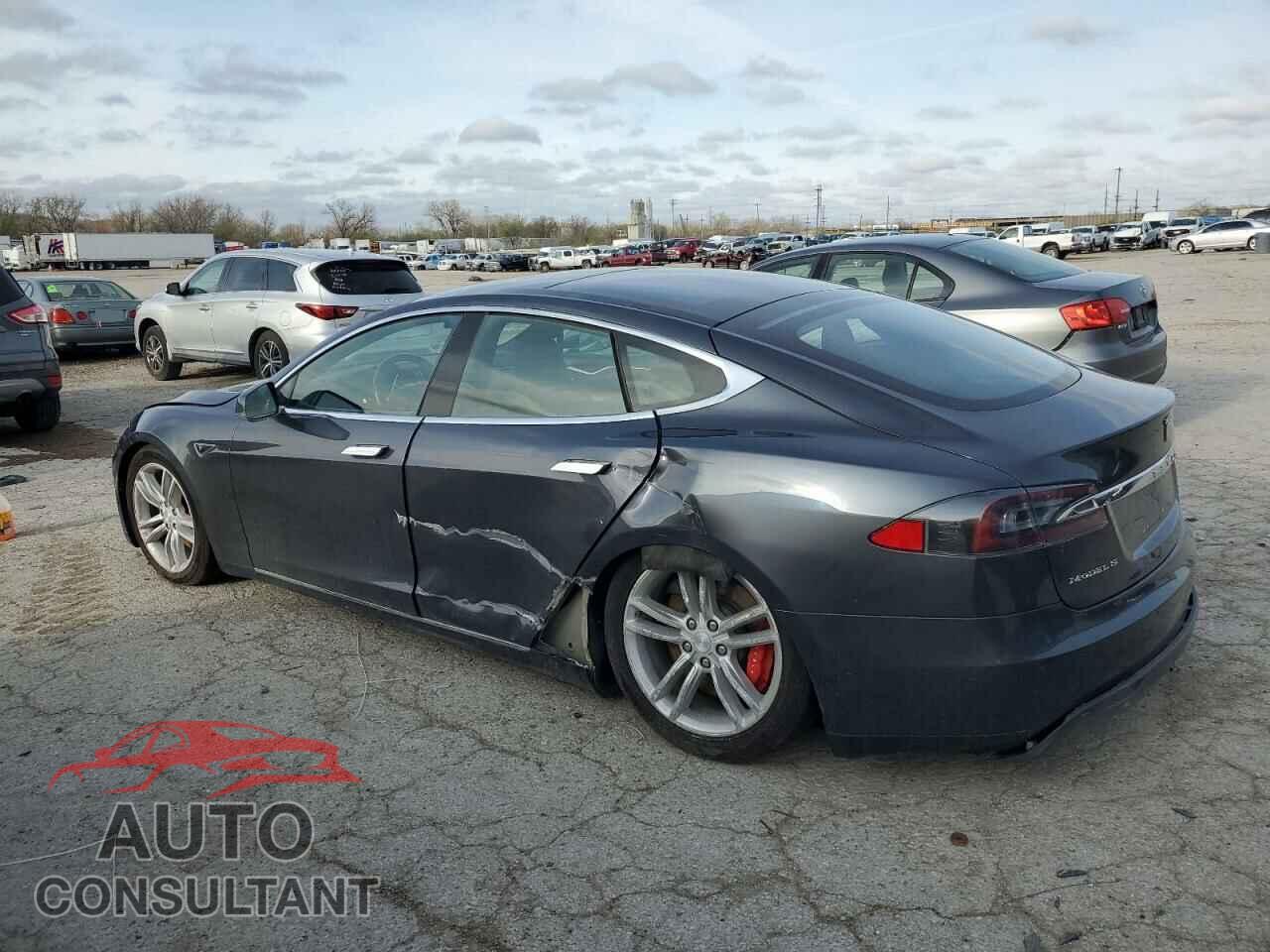 TESLA MODEL S 2015 - 5YJSA1E48FF112868