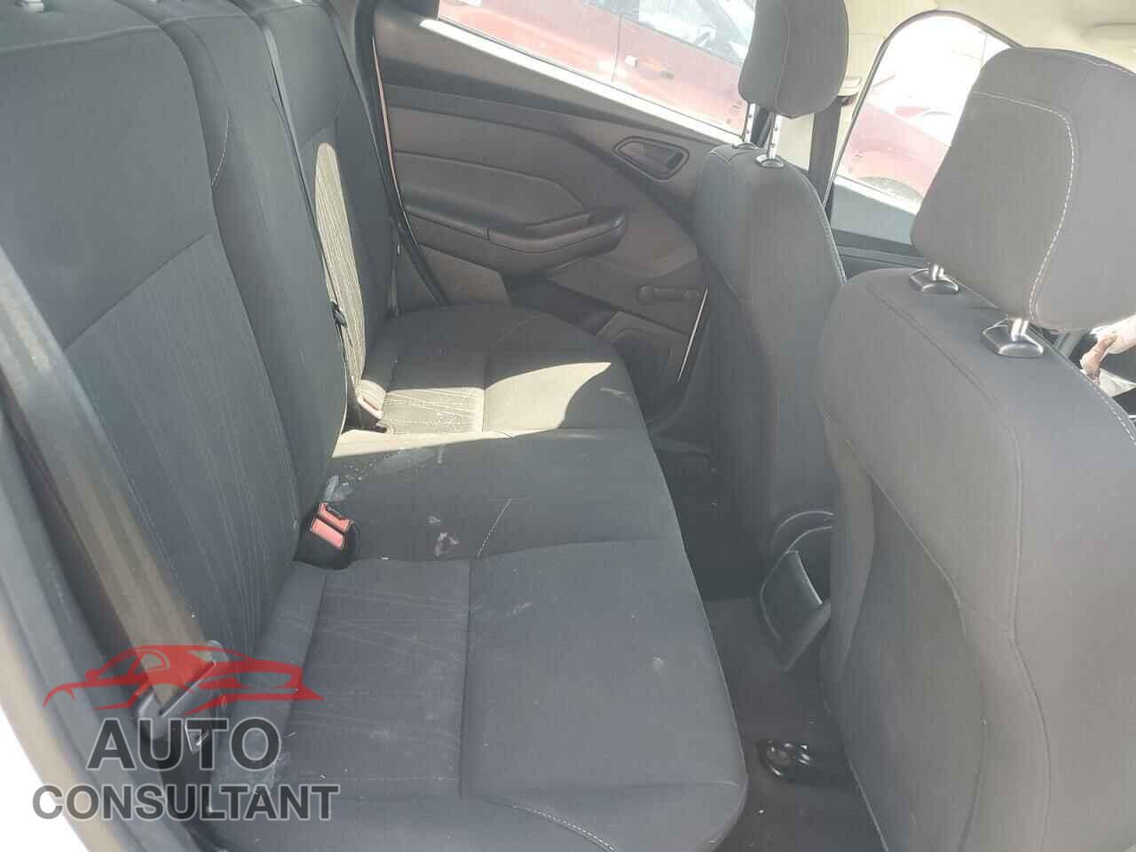 FORD FOCUS 2016 - 1FADP3E28GL257477