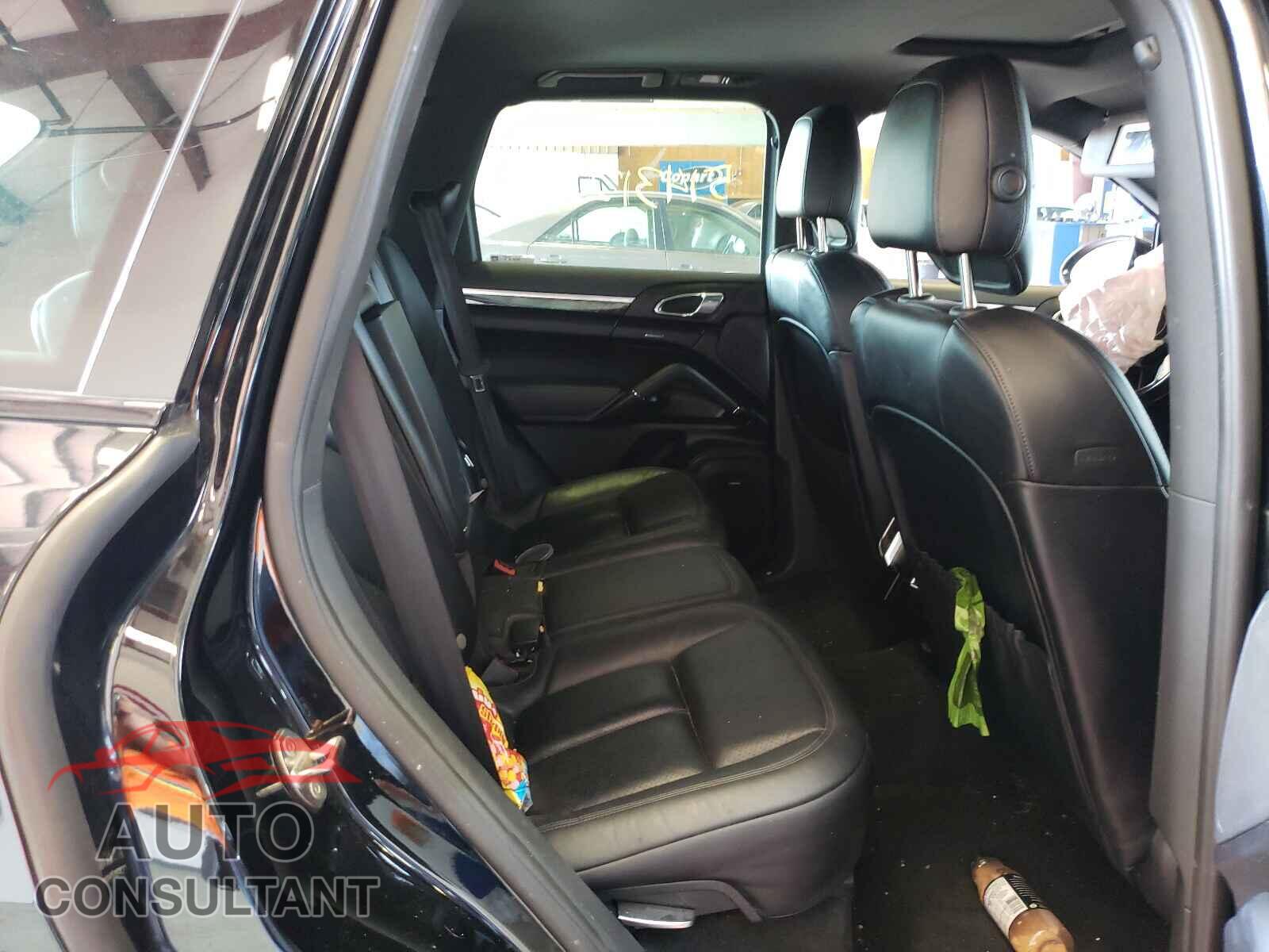 PORSCHE CAYENNE 2017 - WP1AA2A22HKA80204