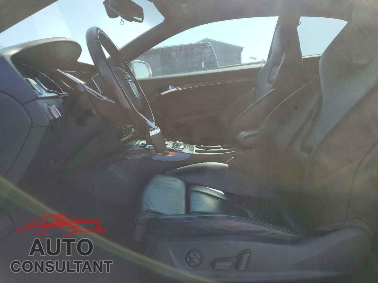 AUDI S5/RS5 2010 - WAUVVAFR6AA027862