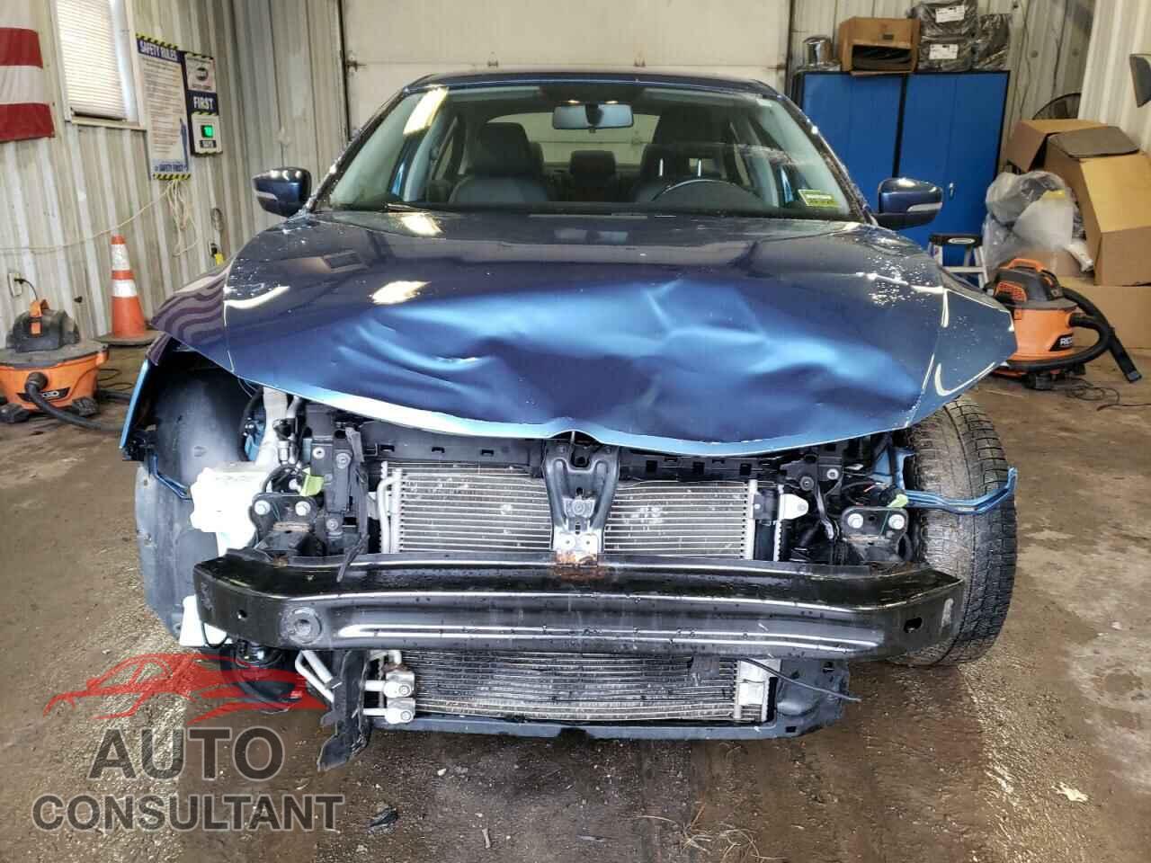 VOLKSWAGEN JETTA 2017 - 3VWDB7AJ2HM202985