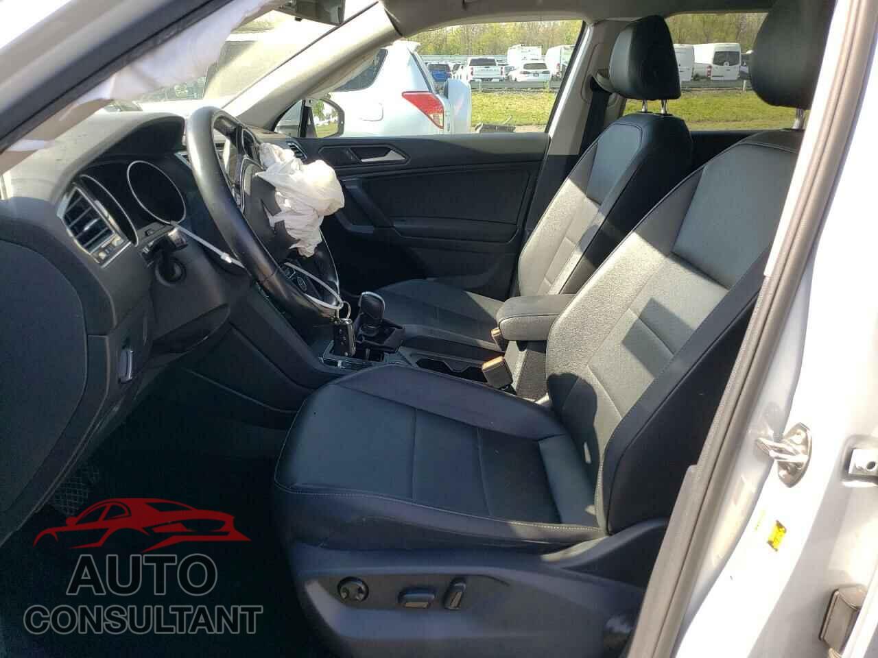 VOLKSWAGEN TIGUAN 2019 - 3VV2B7AX2KM020081