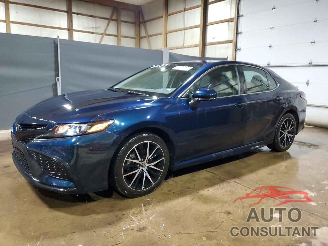 TOYOTA CAMRY 2021 - 4T1G11AKXMU598822