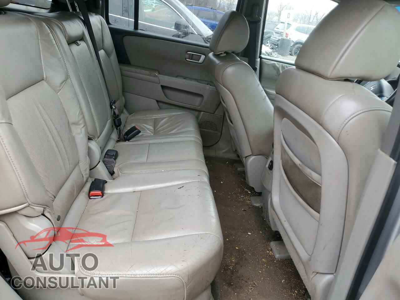 HONDA PILOT 2011 - 5FNYF4H55BB016904