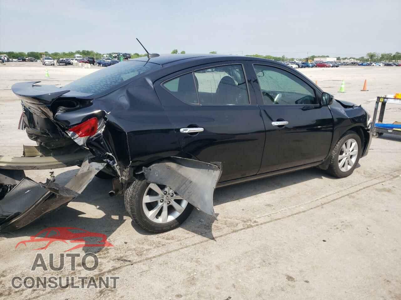 NISSAN VERSA 2017 - 3N1CN7AP1HL812282