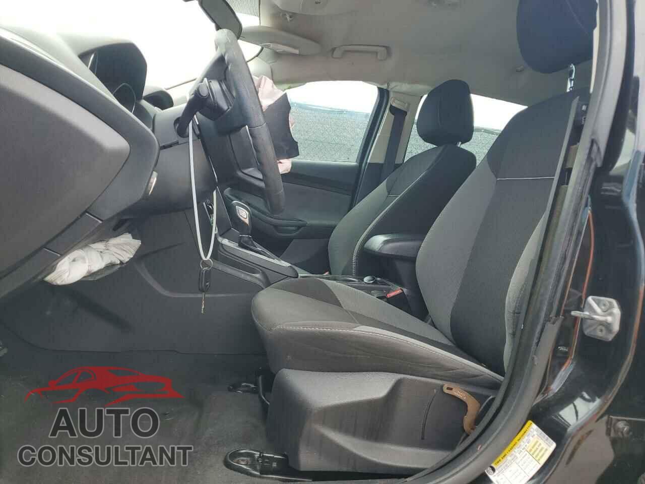 FORD FOCUS 2014 - 1FADP3K27EL180425