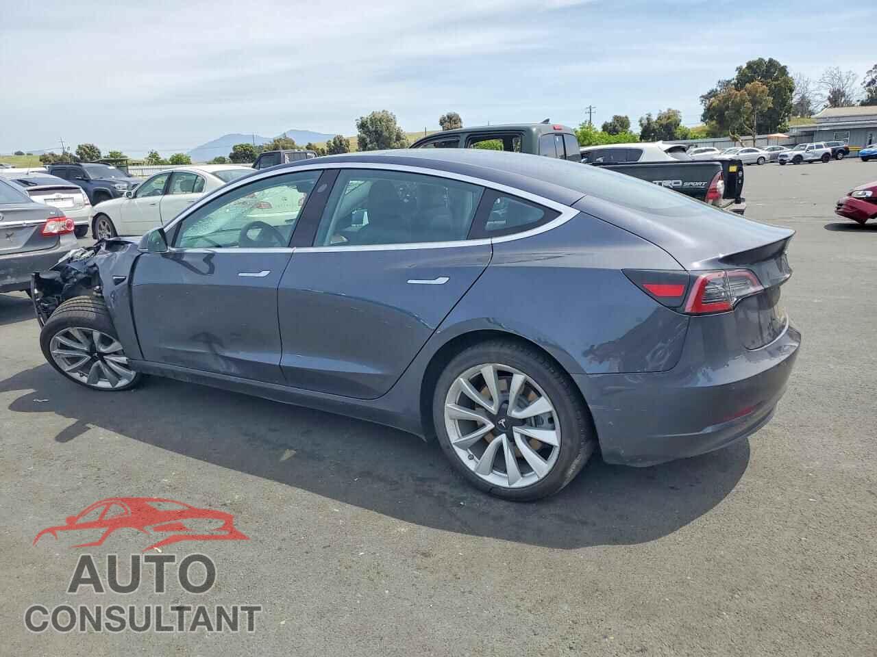 TESLA MODEL 3 2018 - 5YJ3E1EB5JF069011