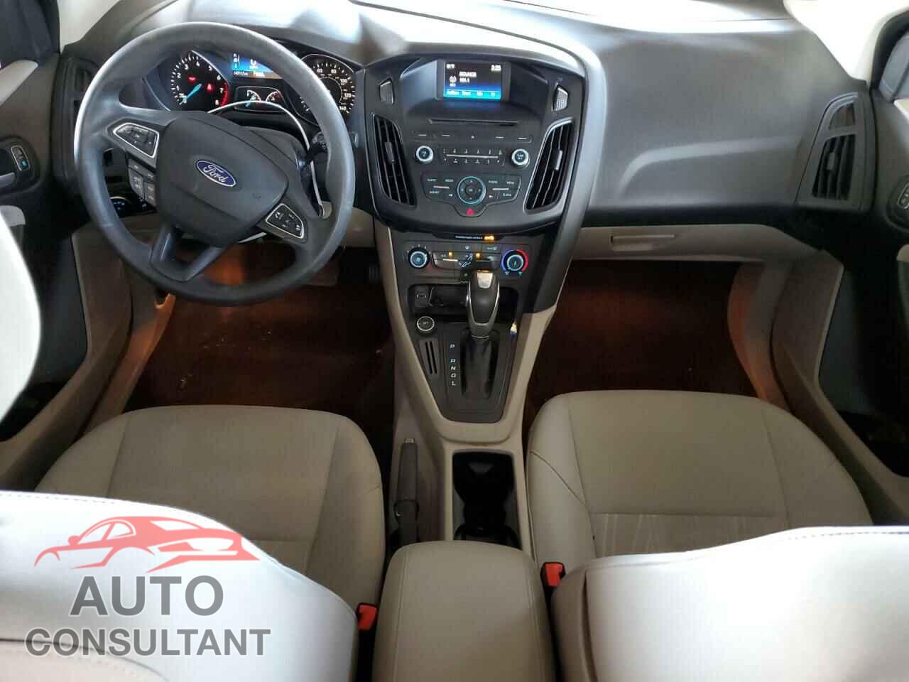 FORD FOCUS 2015 - 1FADP3F26FL232137