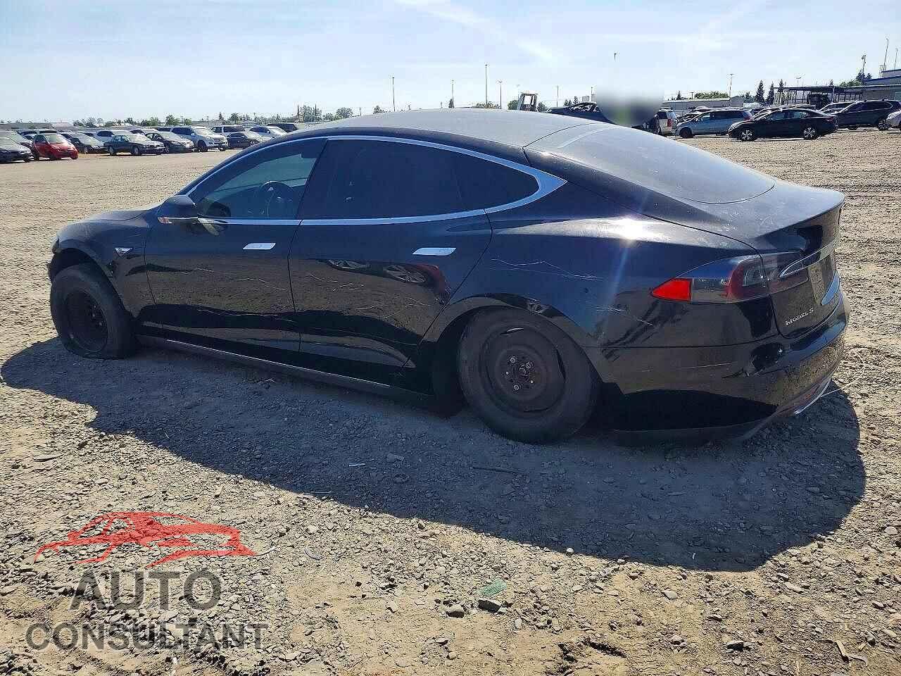 TESLA MODEL S 2013 - 5YJSA1DN2DFP05746