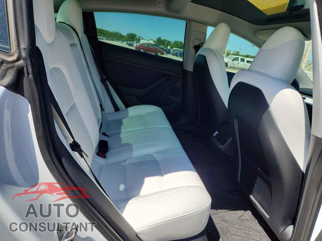 TESLA MODEL 3 2023 - 5YJ3E1EA3PF490077