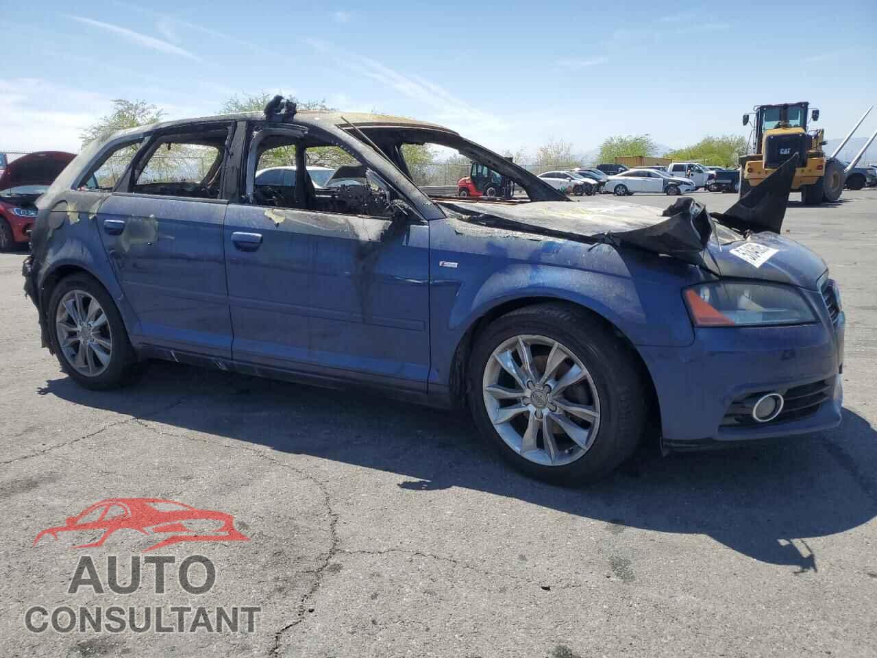 AUDI A3 2012 - WAUBJAFM8CA077846