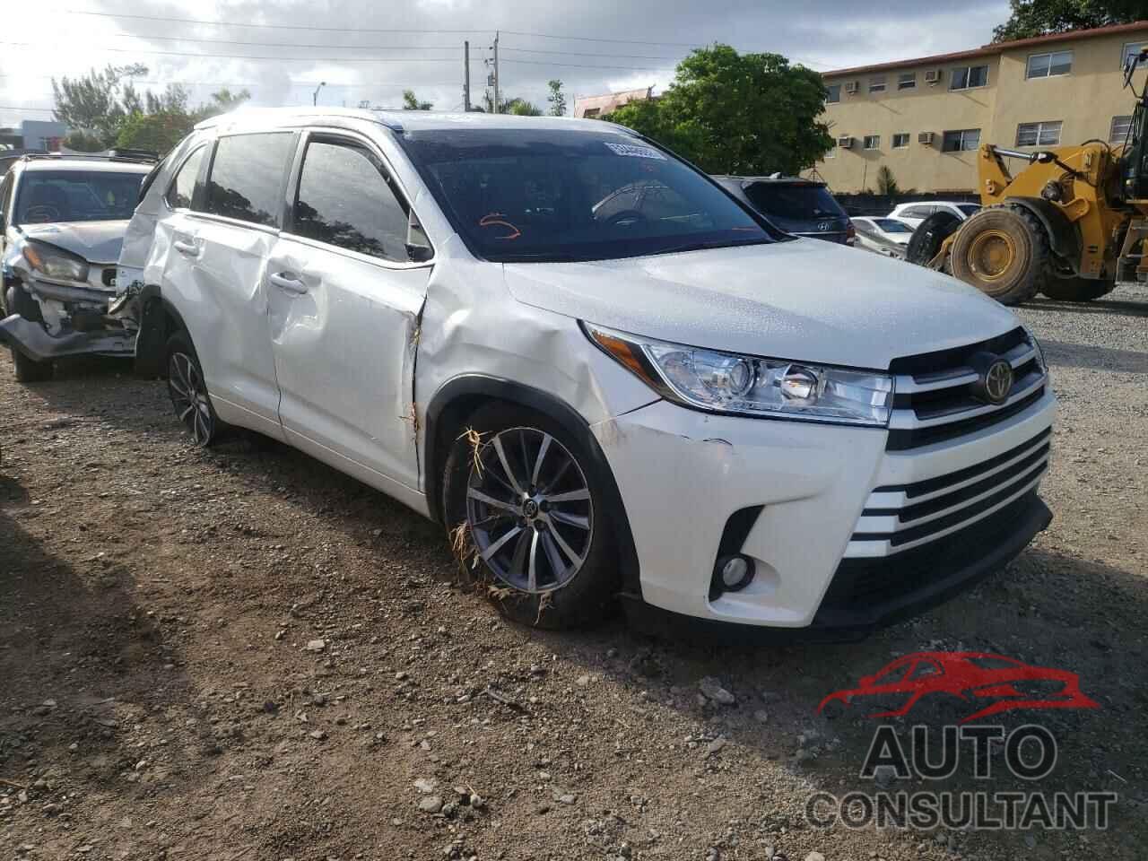 TOYOTA HIGHLANDER 2018 - 5TDKZRFH2JS540190