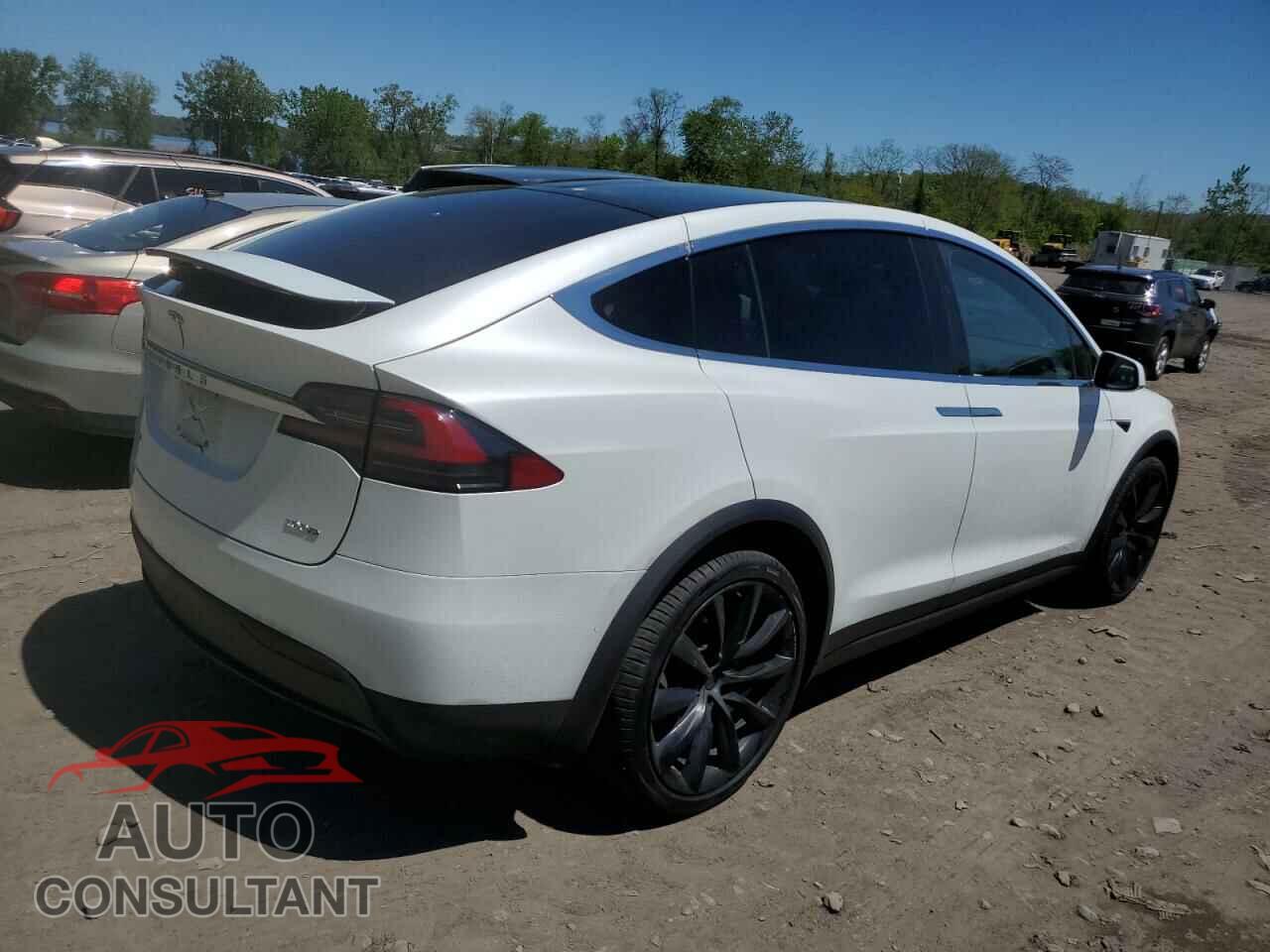 TESLA MODEL X 2018 - 5YJXCBE27JF139900