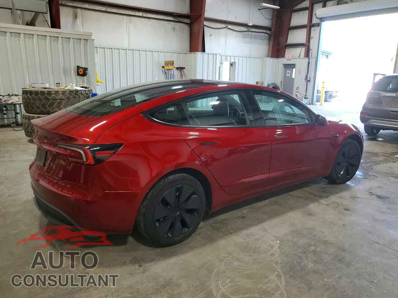 TESLA MODEL 3 2025 - 5YJ3E1EA3SF048618
