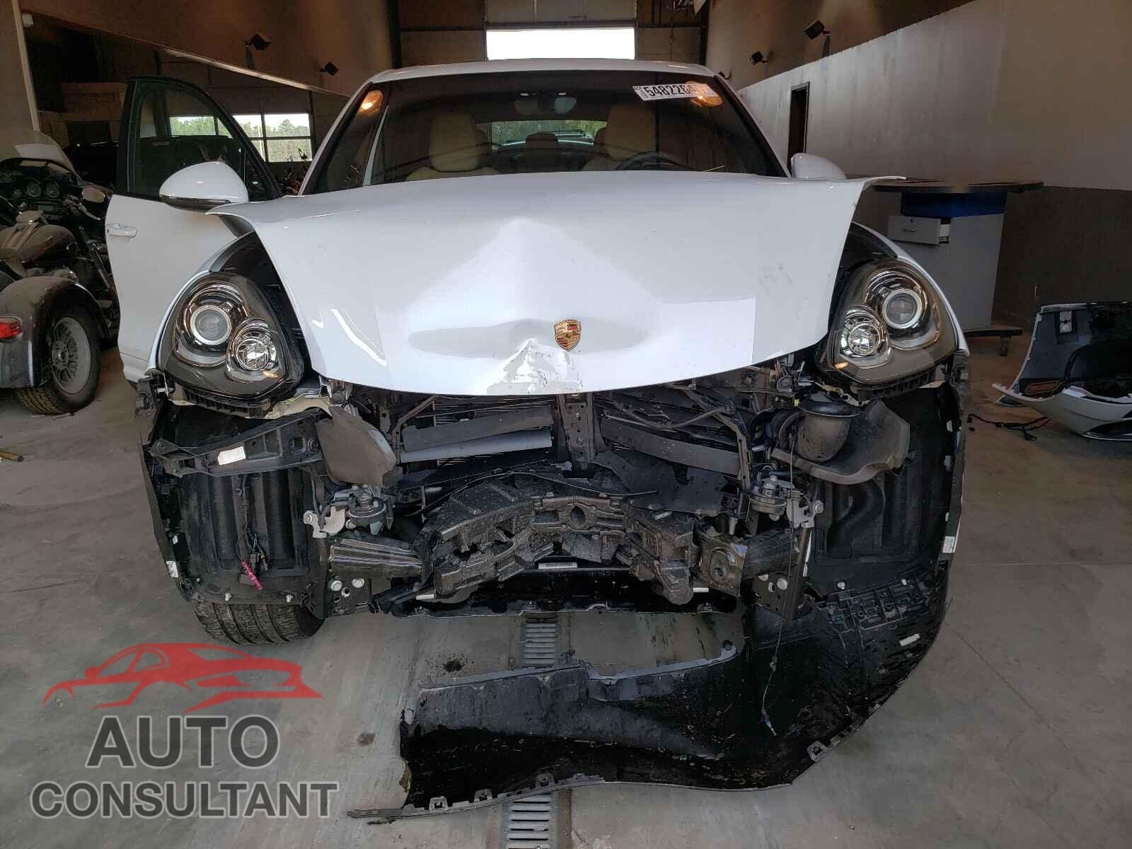 PORSCHE CAYENNE 2018 - WP1AA2A20JKA02249