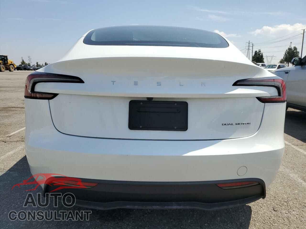 TESLA MODEL 3 2024 - 5YJ3E1EB2RF732711