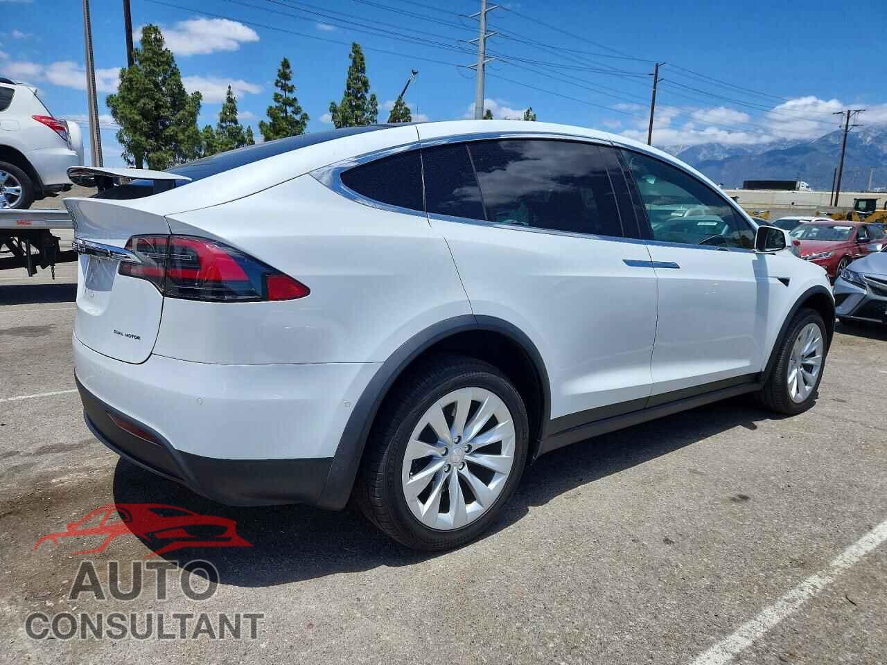 TESLA MODEL X 2019 - 5YJXCBE21KF204225