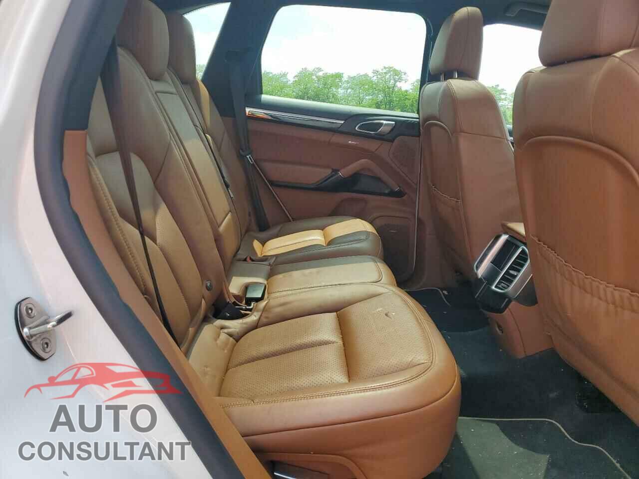 PORSCHE CAYENNE 2017 - WP1AA2A26HKA90119