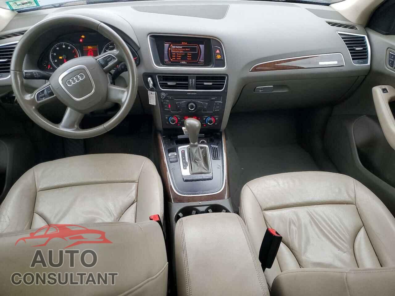 AUDI Q5 2010 - WA1LKAFP6AA092528