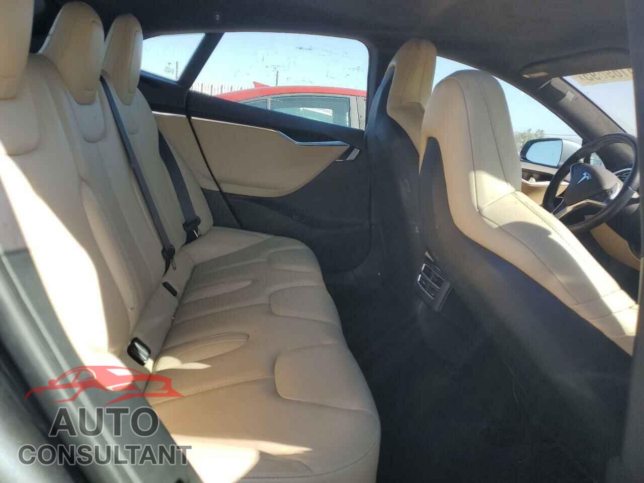 TESLA MODEL S 2016 - 5YJSA1E2XGF156628