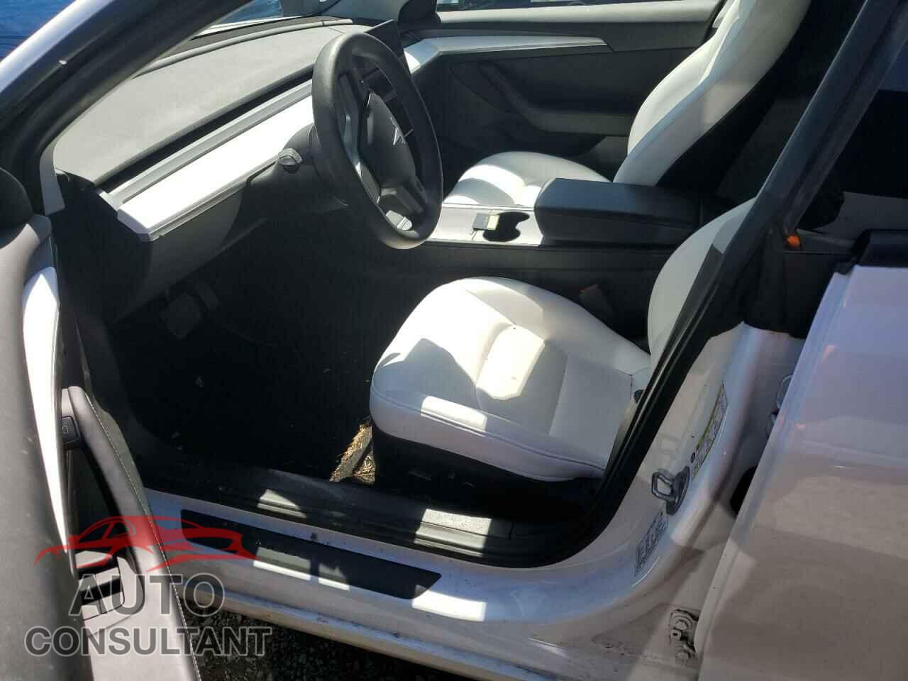 TESLA MODEL 3 2021 - 5YJ3E1EB3MF000547