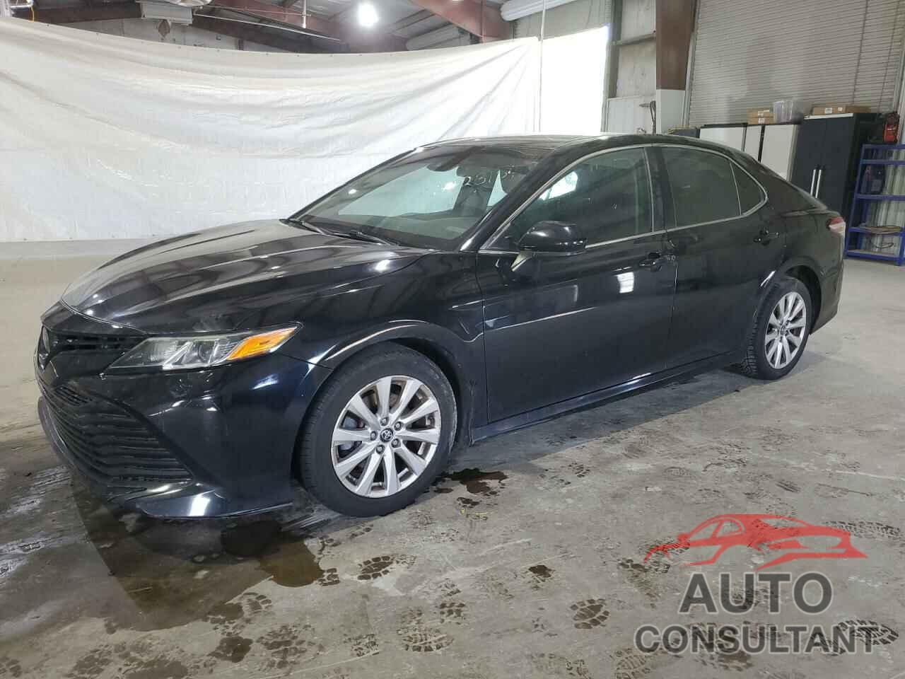 TOYOTA CAMRY 2018 - 4T1B11HK3JU055601