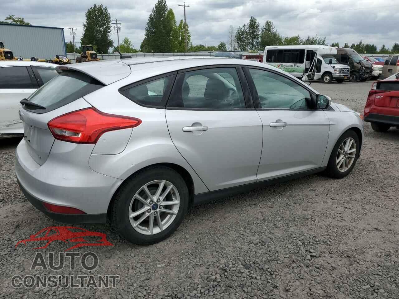 FORD FOCUS 2015 - 1FADP3K22FL269823