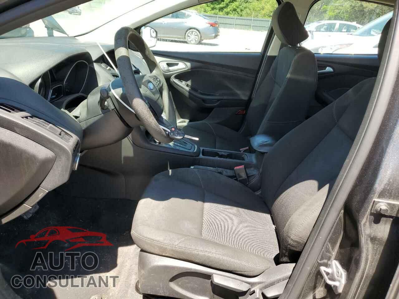 FORD FOCUS 2017 - 1FADP3F25HL221066