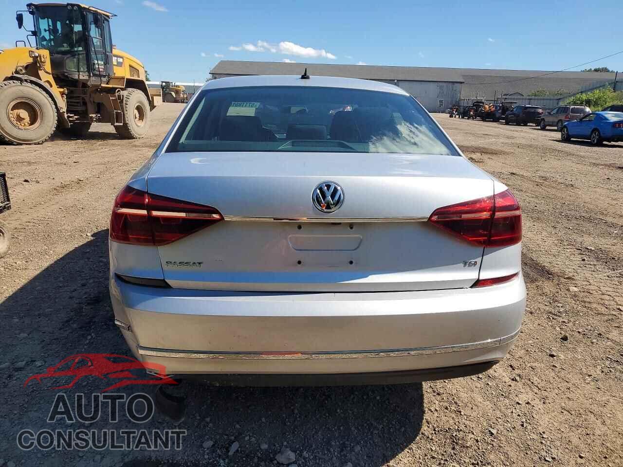 VOLKSWAGEN PASSAT 2017 - 1VWAT7A32HC057854
