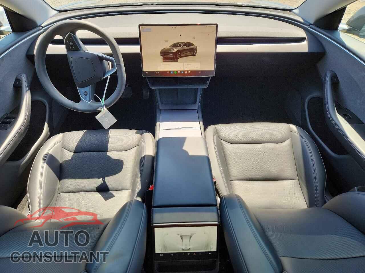 TESLA MODEL 3 2025 - 5YJ3E1EA4SF940490
