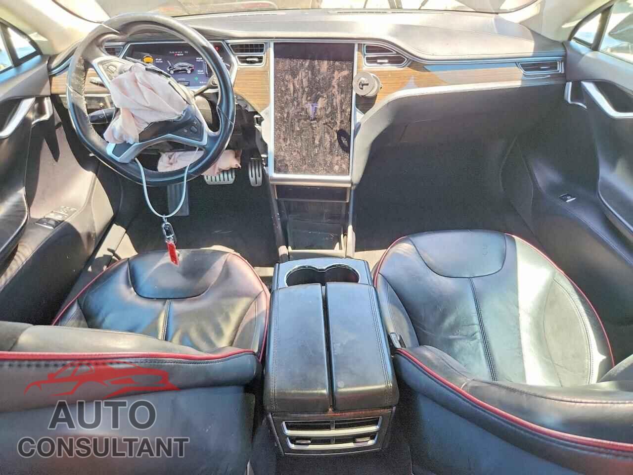 TESLA MODEL S 2013 - 5YJSA1DP2DFP26016