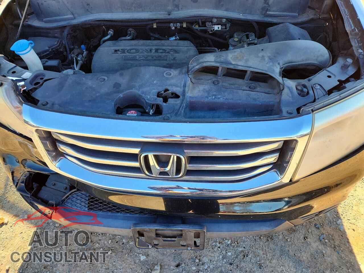 HONDA PILOT 2013 - 5FNYF3H22DB036854