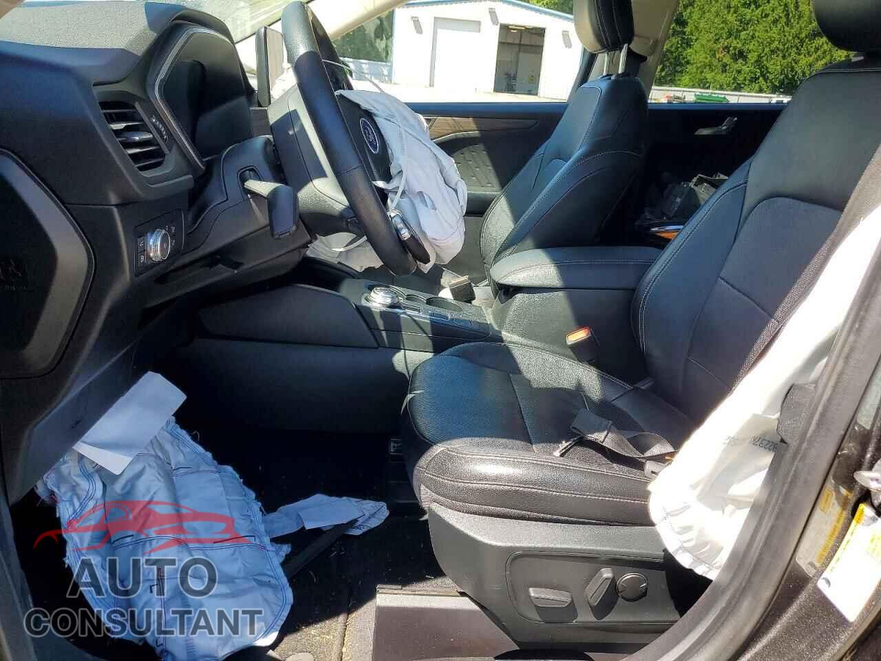FORD ESCAPE 2020 - 1FMCU0DZ2LUA57383