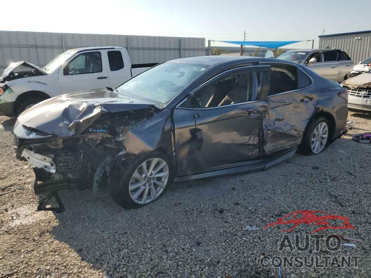 TOYOTA CAMRY 2022 - 4T1C11AK1NU014551