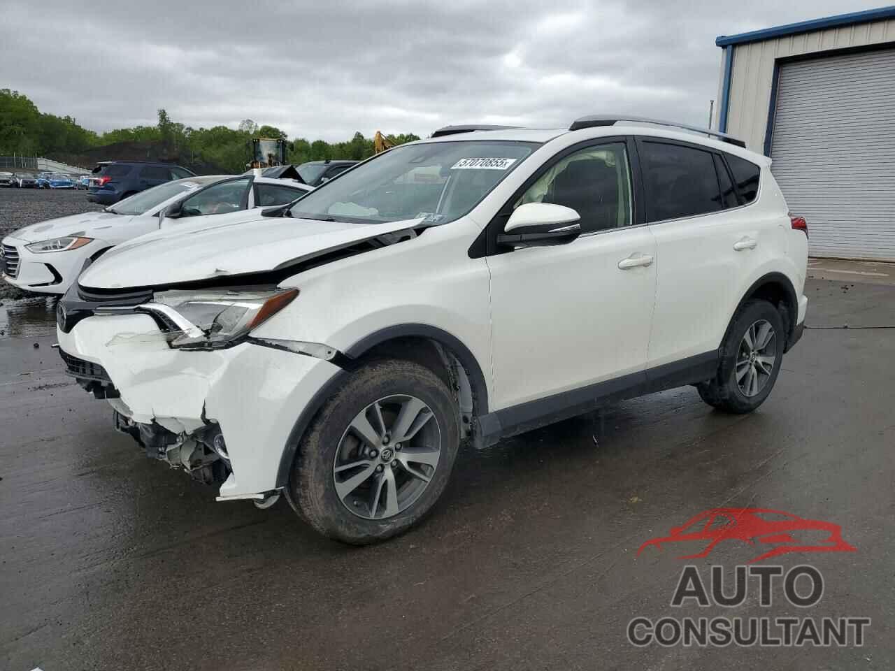 TOYOTA RAV4 2018 - JTMRFREV5JJ742419