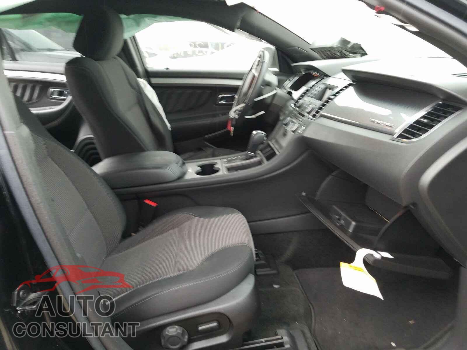 FORD TAURUS 2018 - 1FAHP2E84JG119838