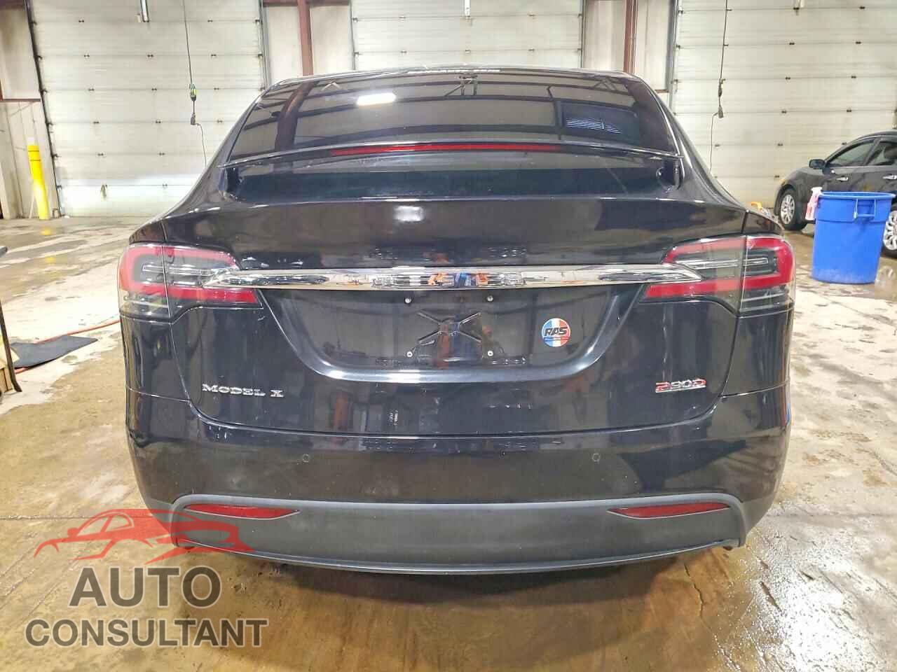 TESLA MODEL X 2016 - 5YJXCBE48GF003902
