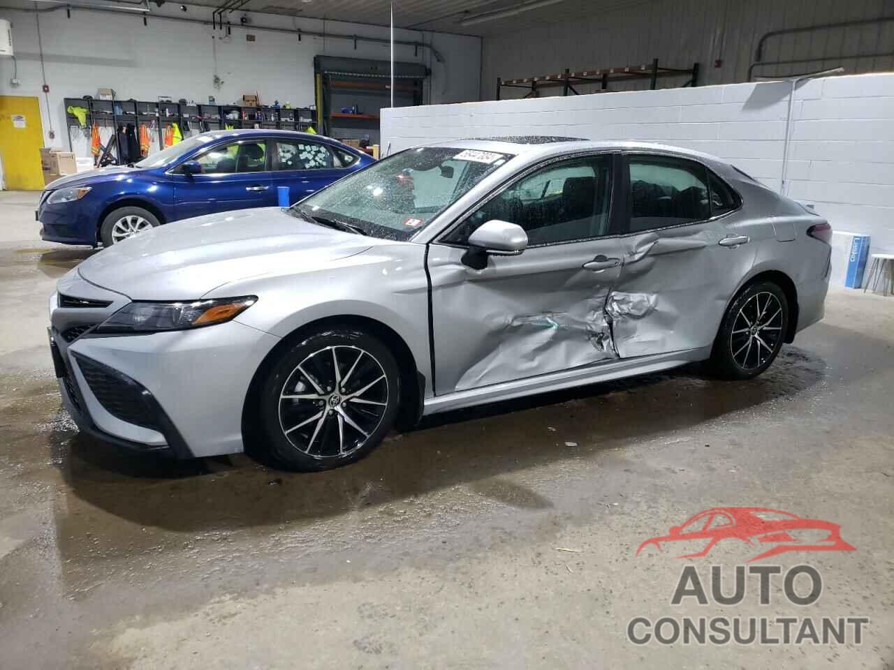 TOYOTA CAMRY 2022 - 4T1G11BK0NU072876