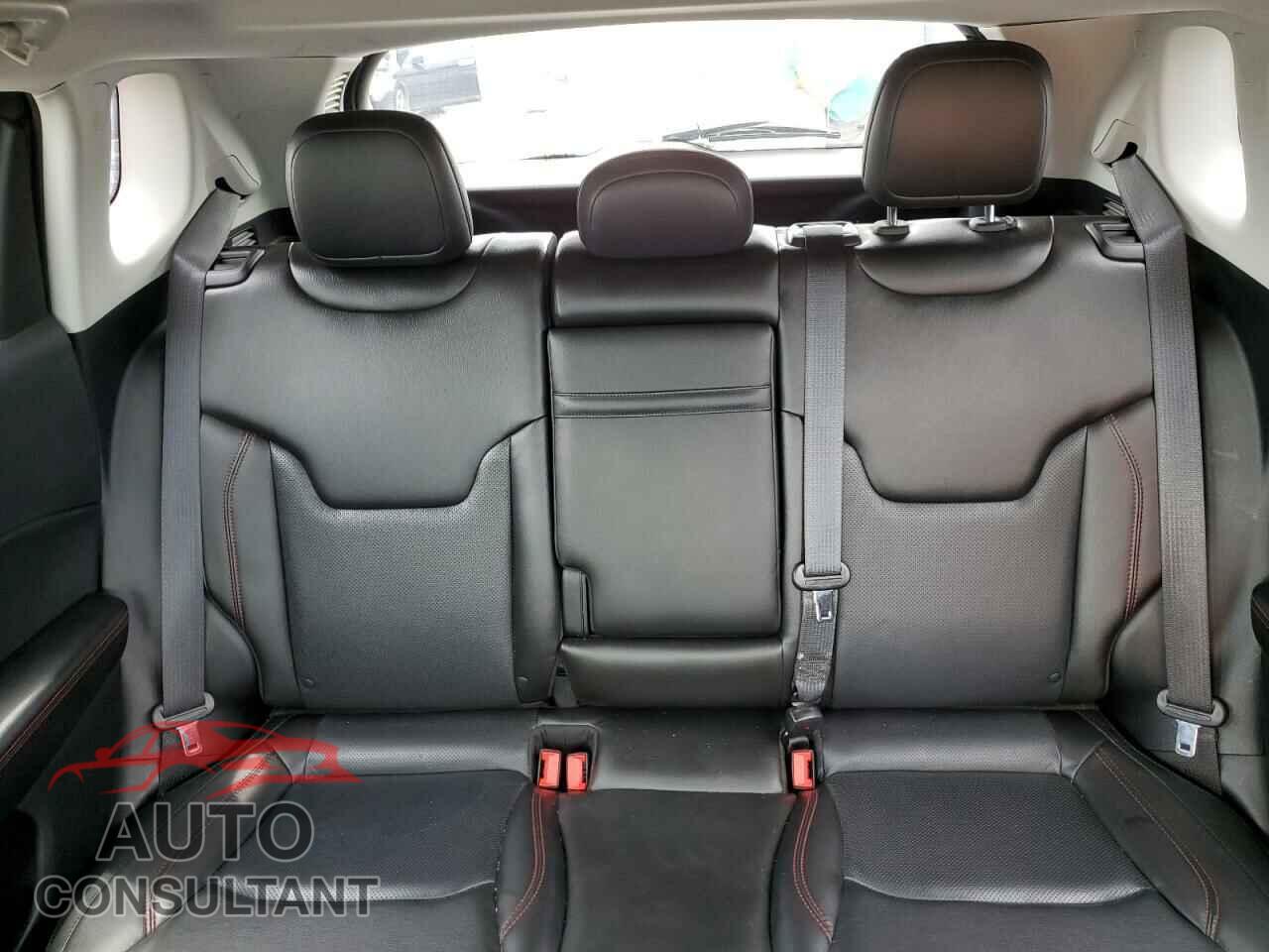 JEEP COMPASS 2018 - 3C4NJDDB4JT307441