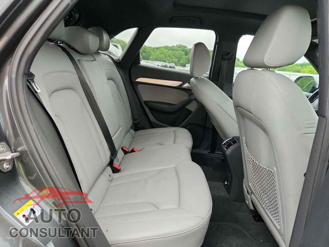 AUDI Q3 2018 - WA1BCCFS7JR009702