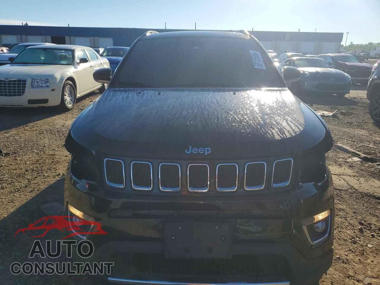 JEEP COMPASS 2018 - 3C4NJDCB0JT117430