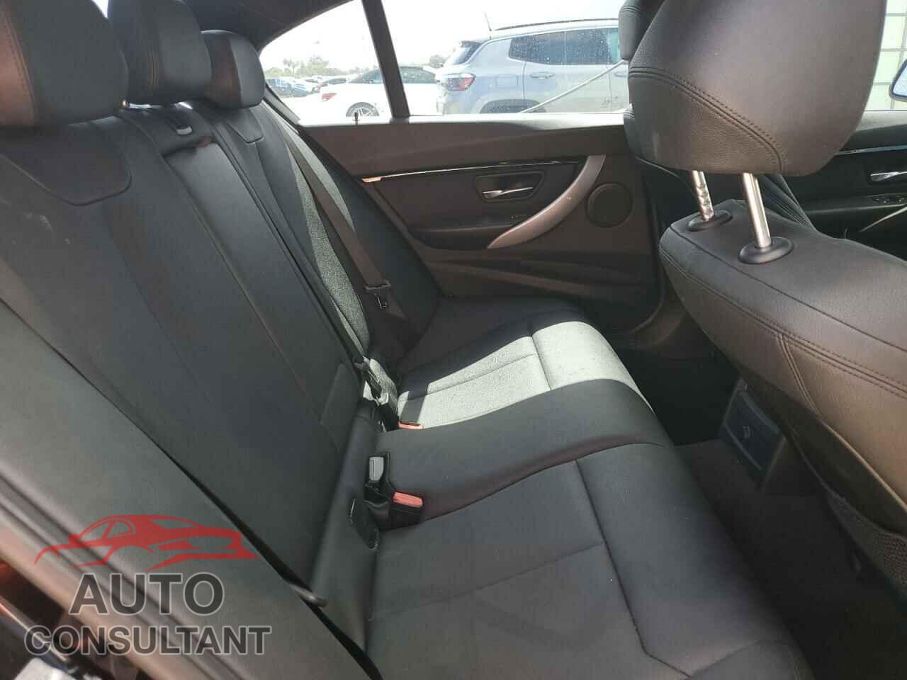 BMW 3 SERIES 2017 - WBA8E1C30HA156946
