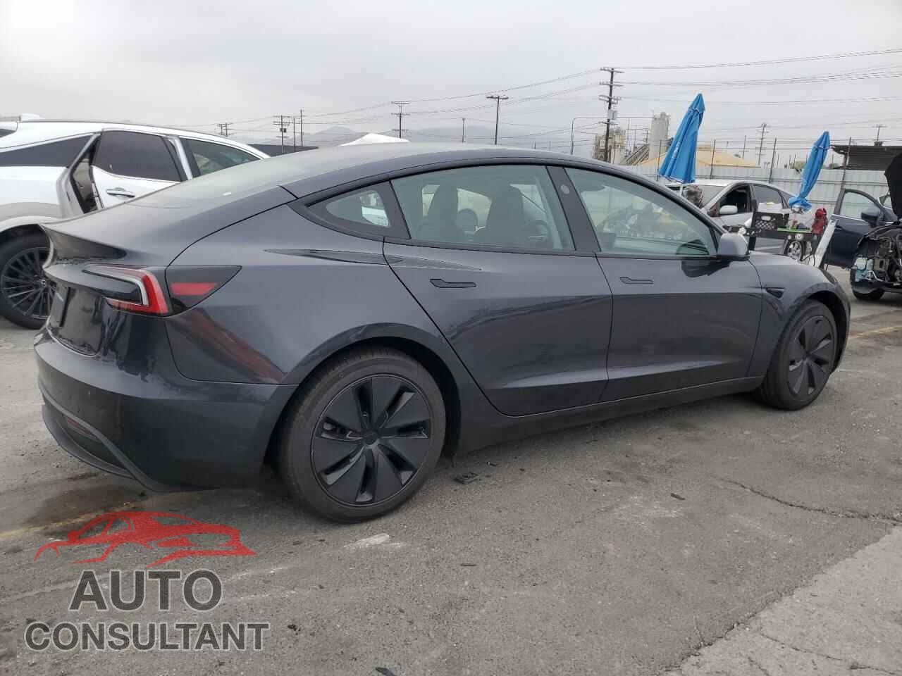 TESLA MODEL 3 2025 - 5YJ3E1EA4SF892568