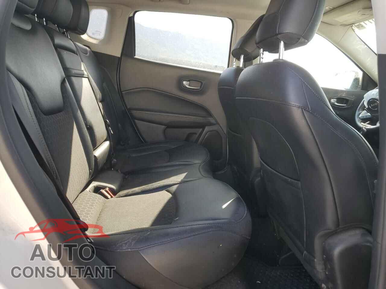 JEEP COMPASS 2019 - 3C4NJDBB3KT601420