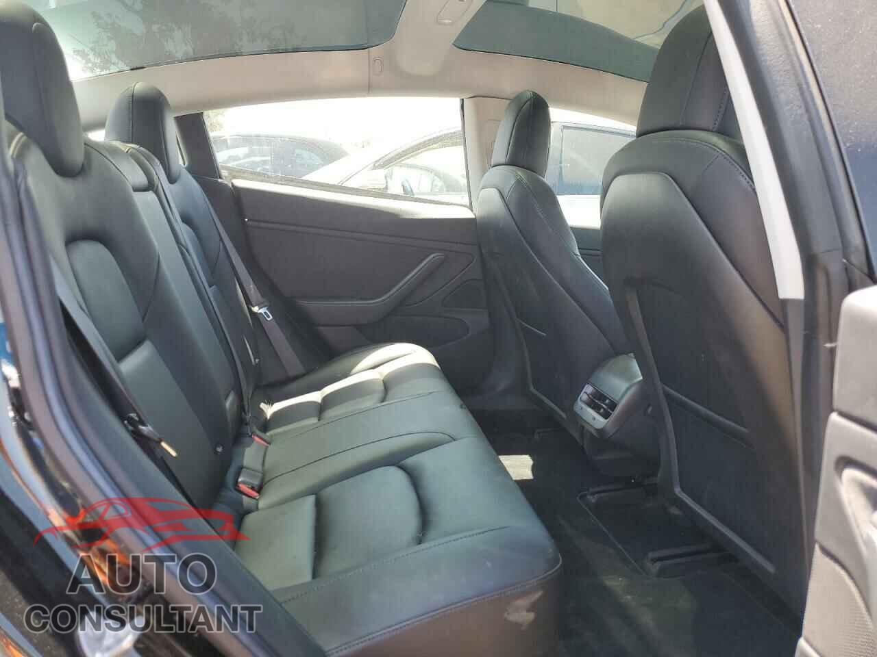 TESLA MODEL 3 2018 - 5YJ3E1EA0JF018684