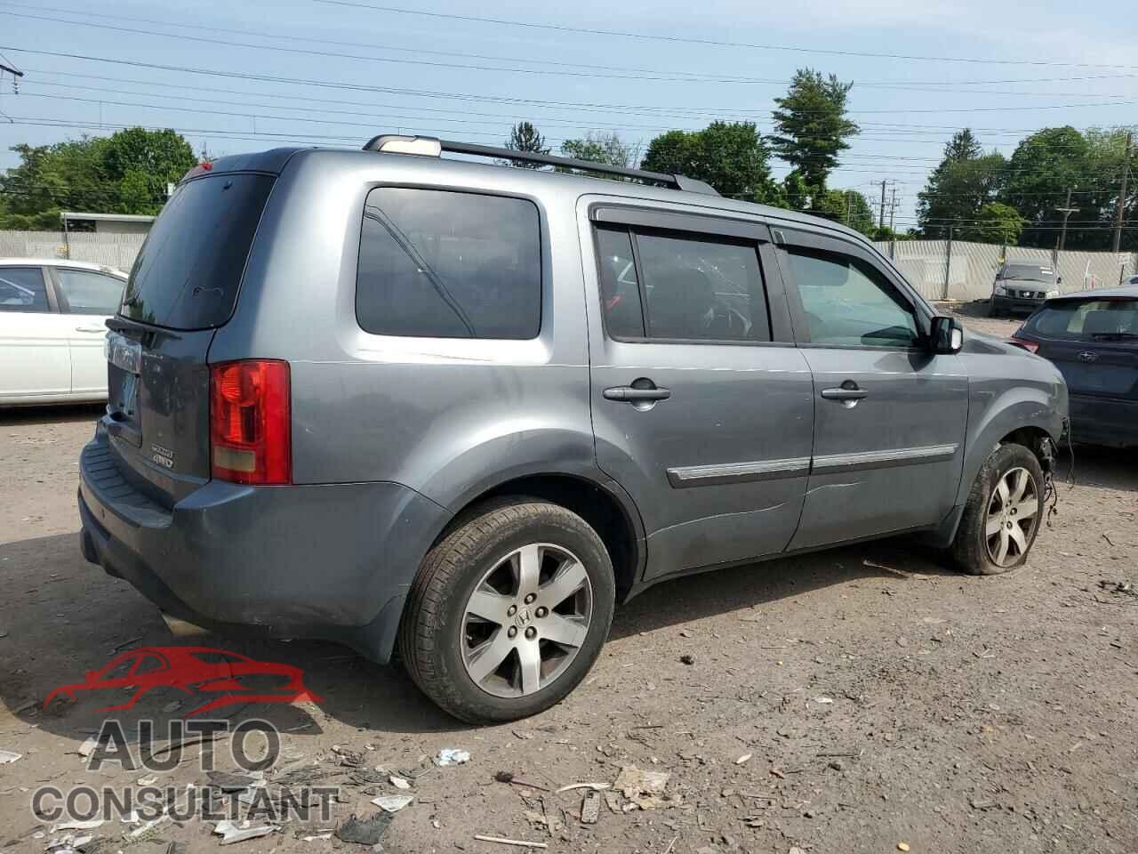 HONDA PILOT 2013 - 5FNYF4H97DB073000