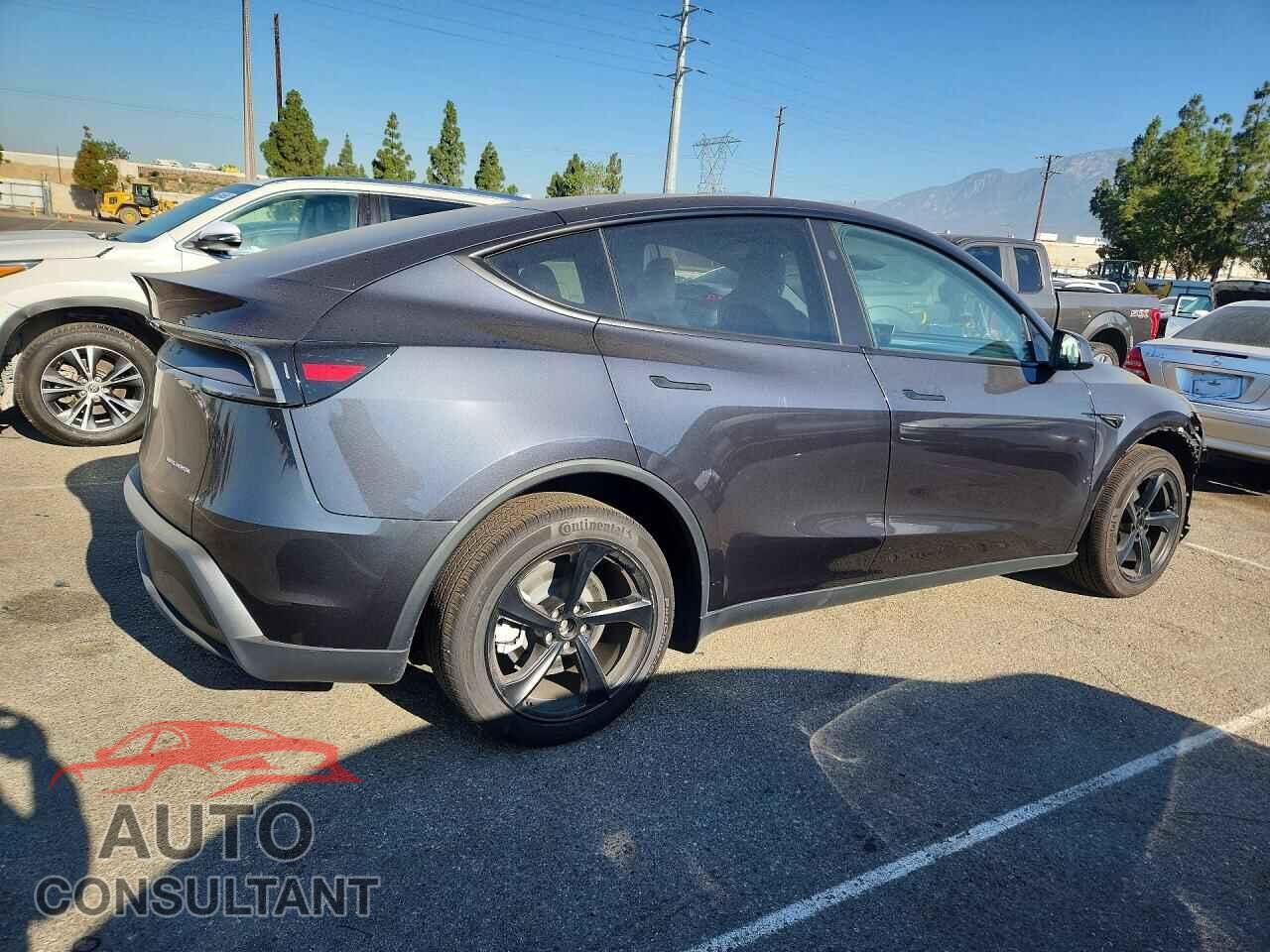 TESLA MODEL Y 2026 - 7SAYGDEEXTF551880