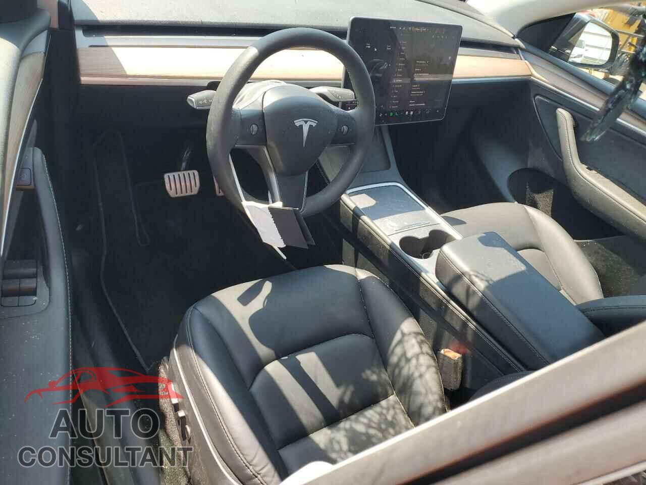 TESLA MODEL Y 2024 - 7SAYGDEF2RF021095