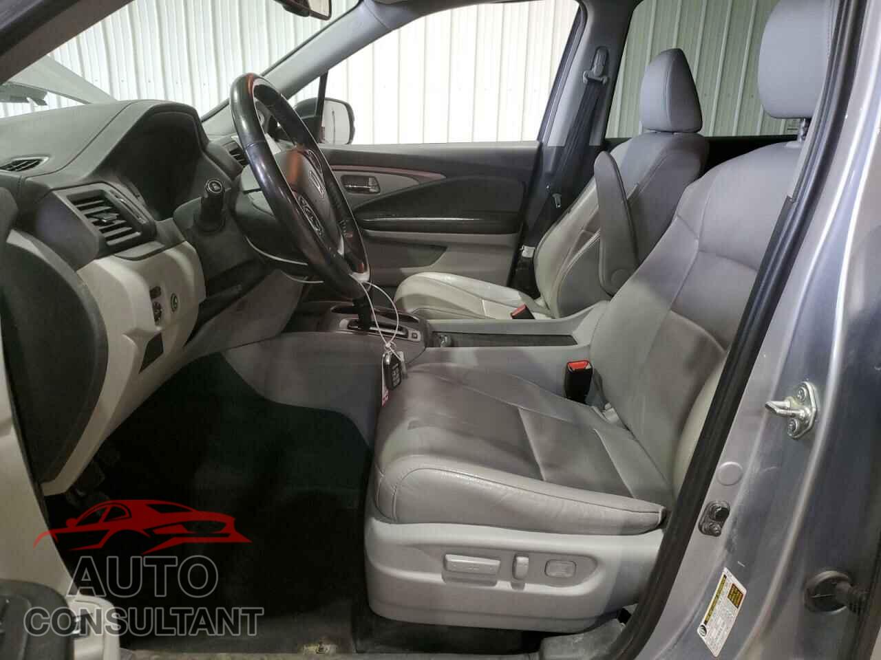 HONDA PILOT 2017 - 5FNYF6H54HB059103
